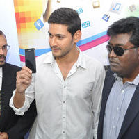 Mahesh Babu at Univercell Mobile Store Opening Stills | Picture 73061